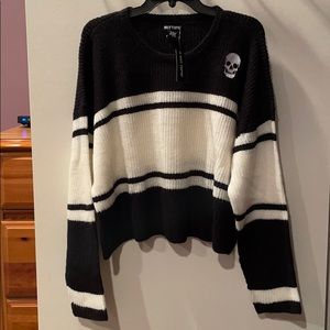 Skull cropped striped sweater